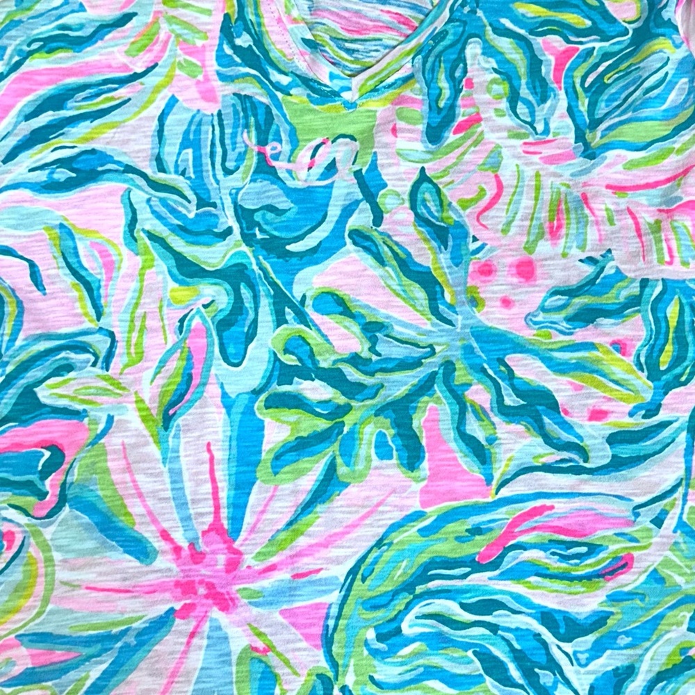 Lilly Pulitzer Etta V-Neck Tee [7008] - Picture 6 of 9